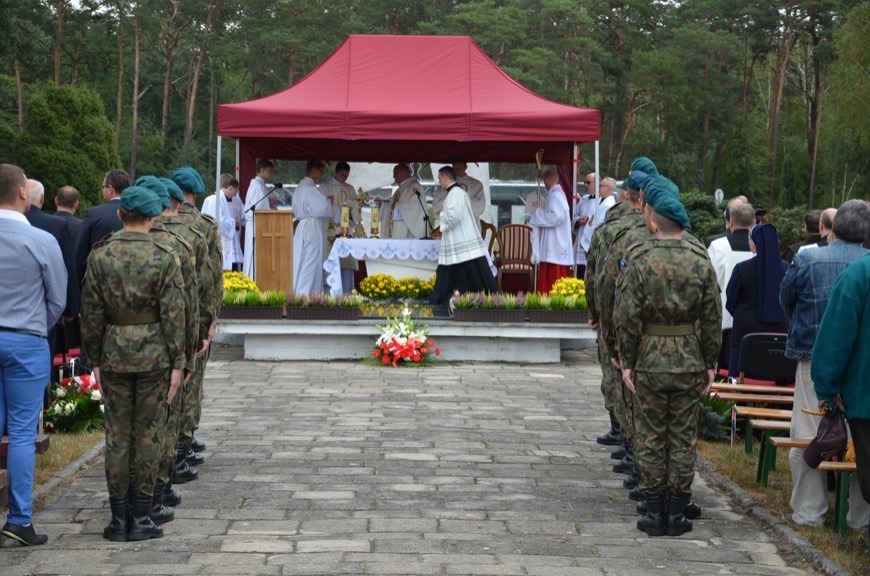 Msza święta w lesie rzuchowskim