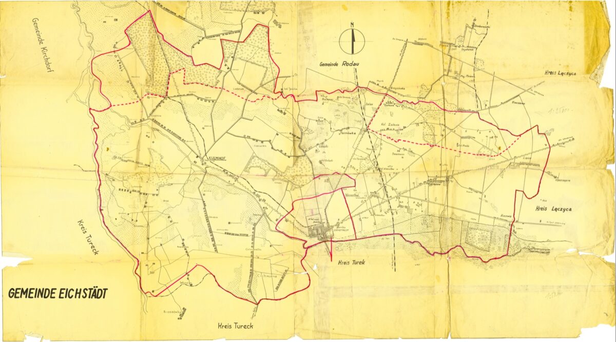 Pożółkła mapa Gemeinde Eichstädt przedstawia granice i drogi z czerwonym konturem oznaczającym granice miasta. Na mapie widoczne są różne lokalizacje i etykiety w języku niemieckim.